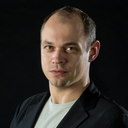 アレクサンダー・ストレルソフ(芸術監督）