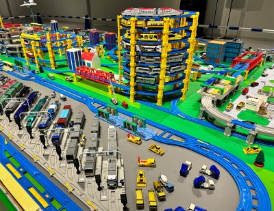 トミカ・プラレール巨大ジオラマ