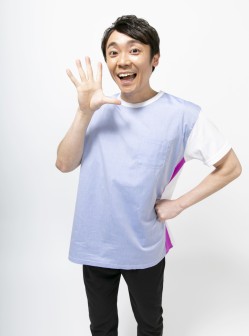 小林よしひさ