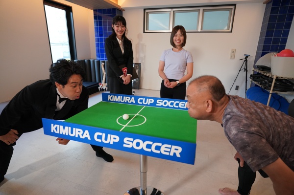 フーフーサッカーをするＹＯＹＯ’Ｓ