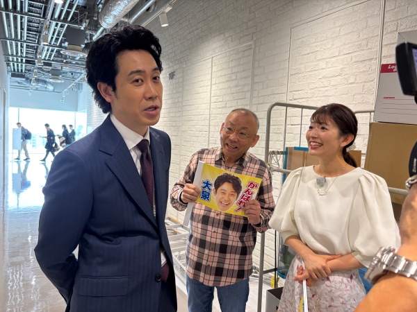 ドラマ現場で話すYOYO'S